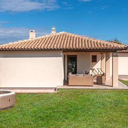 Nice Home In Valtura With Kitchen Extérieur photo