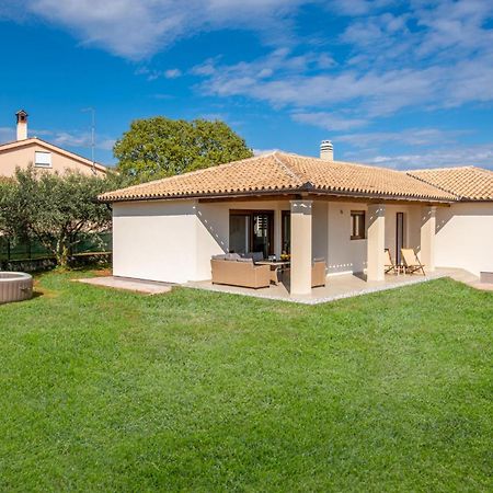 Nice Home In Valtura With Kitchen Extérieur photo