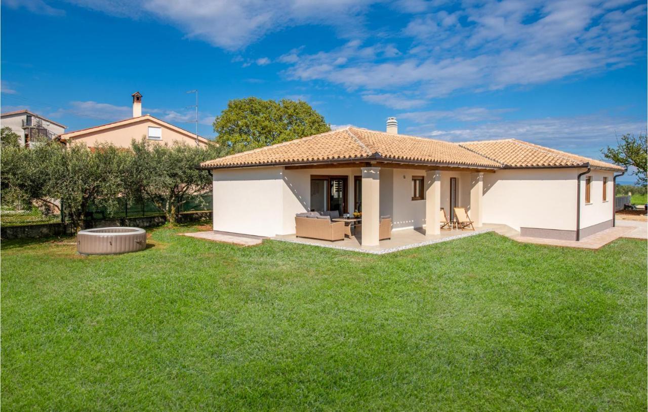 Nice Home In Valtura With Kitchen Extérieur photo