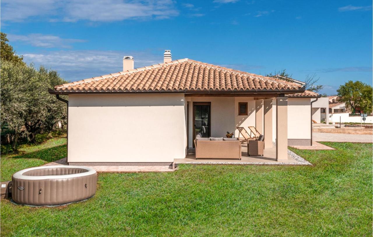 Nice Home In Valtura With Kitchen Extérieur photo